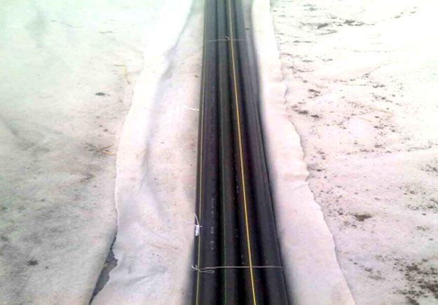 河南機西高速公路硅芯管鋪設、玻璃鋼管安裝
